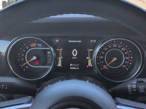 Used 2021 Jeep Wrangler Unlimited Sahara AWD/4WD image 33