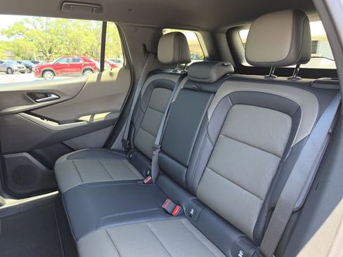 New 2026 Chevrolet Equinox LT w/ Convenience Package II FWD image 18