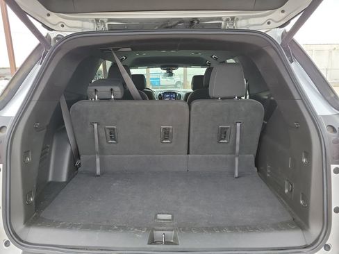 Used 2022 Chevrolet Traverse LT AWD/4WD image 8