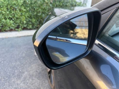 Used 2024 Mitsubishi Outlander SE image 32