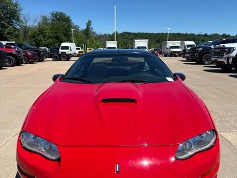 Used 1998 Chevrolet Camaro Z28 w/ SS Performance/Appearance Pkg RWD image 8