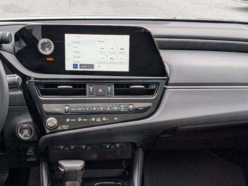 Certified 2025 Lexus ES 350 w/ Premium Package image 17