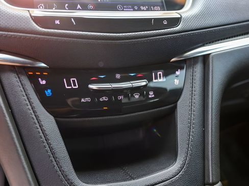 Used 2023 Cadillac XT5 Sportv w/ Technology Package AWD/4WD image 19