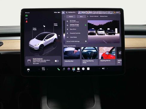Used 2023 Tesla Model Y AWD image 18
