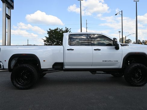 Used 2026 GMC Sierra 3500 Denali Ultimate AWD/4WD image 11
