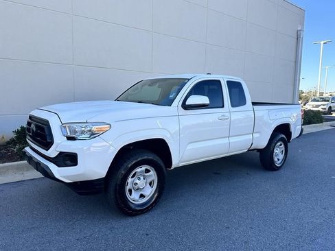 Used 2021 Toyota Tacoma SR w/ SR Convenience Package image 4