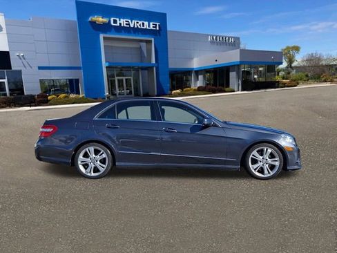Used 2013 Mercedes-Benz E 350 4MATIC Sedan image 8