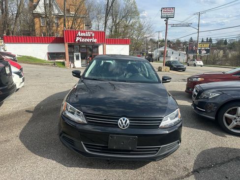 Used 2013 Volkswagen Jetta SE image 1
