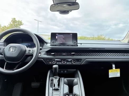 Used 2025 Honda Accord SE image 30
