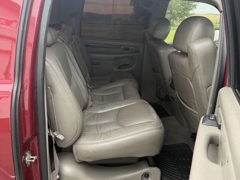 Used 2004 Cadillac Escalade EXT AWD/4WD image 18