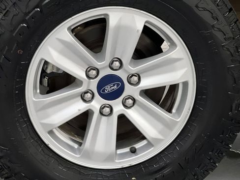 Used 2018 Ford F150 XLT w/ Equipment Group 302A Luxury AWD/4WD image 60