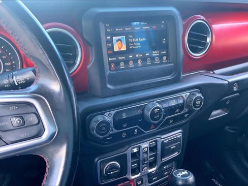 Used 2018 Jeep Wrangler Unlimited Rubicon AWD/4WD image 7