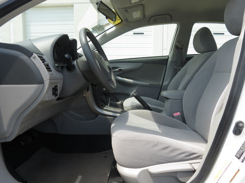 Used 2010 Toyota Corolla FWD image 22