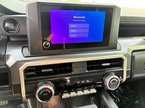 Used 2025 Toyota Tacoma SR5 AWD/4WD image 12