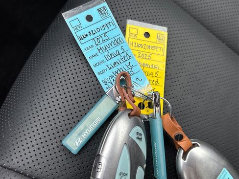 Used 2025 Hyundai Ioniq 5 Limited image 38