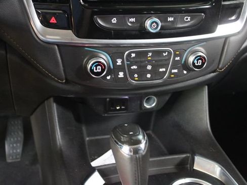 Used 2019 Chevrolet Traverse RS AWD/4WD image 19