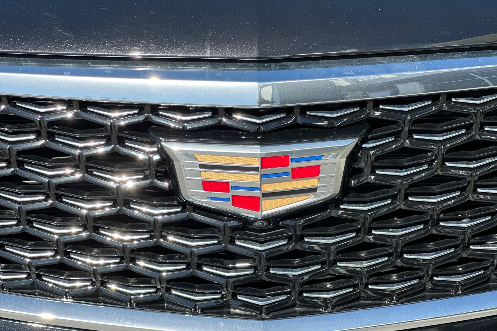 Used 2025 Cadillac XT4 Premium Luxury w/ Cold Weather Package AWD/4WD image 38