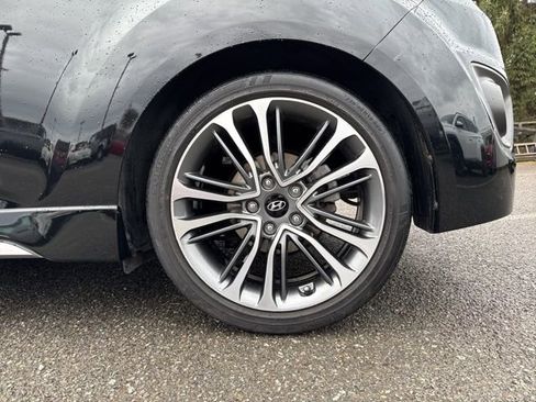 Used 2016 Hyundai Veloster Turbo FWD image 18