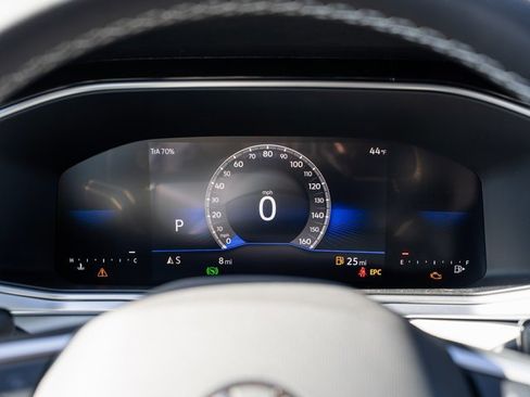 New 2026 Volkswagen Taos SE image 11