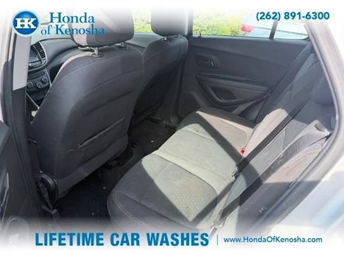 Used 2017 Chevrolet Trax LS FWD image 9