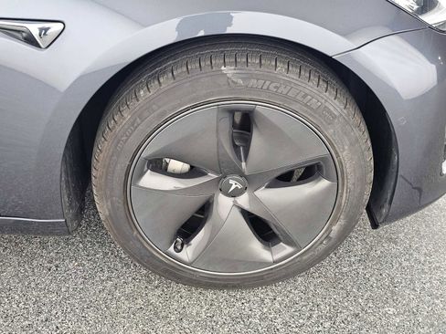 Used 2020 Tesla Model 3 Standard Range image 9