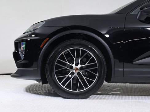New 2026 Porsche Macan Electric image 27