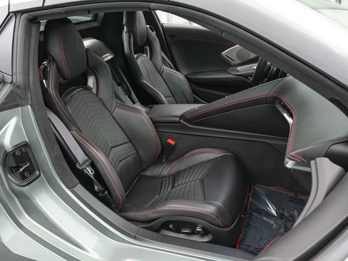 Used 2022 Chevrolet Corvette Stingray Premium Conv w/ Z51 Performance Package RWD image 37