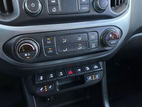 Used 2022 Chevrolet Colorado ZR2 image 25