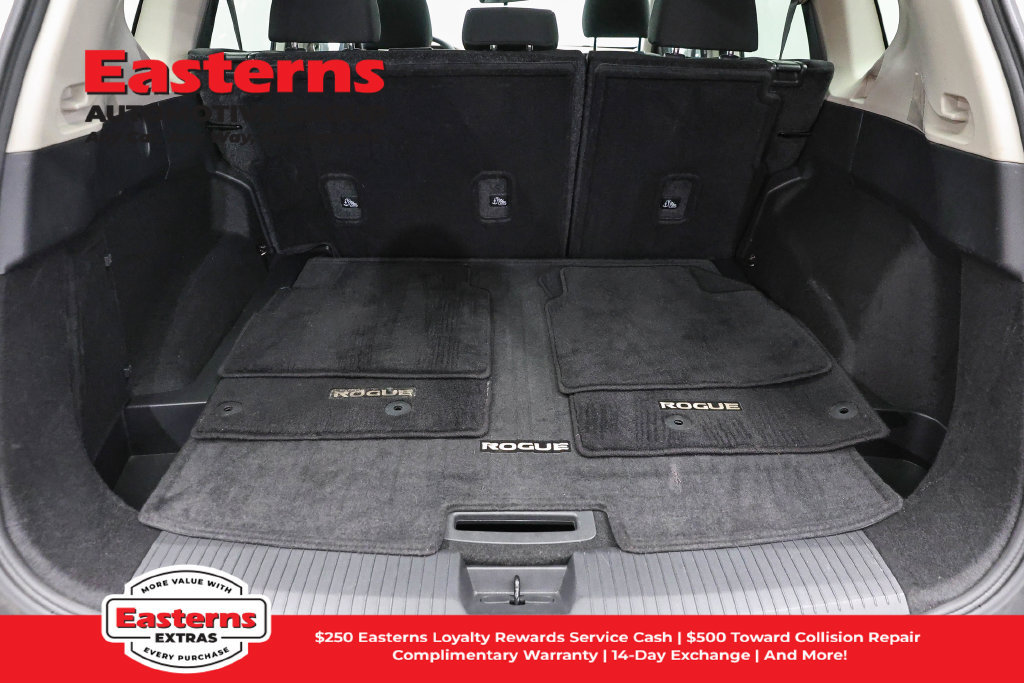 Used 2023 Nissan Rogue S AWD/4WD image 10