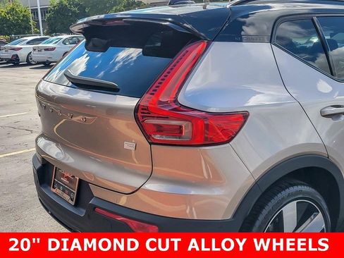 Used 2023 Volvo XC40 Recharge Ultimate w/ Protection Package Premier image 4