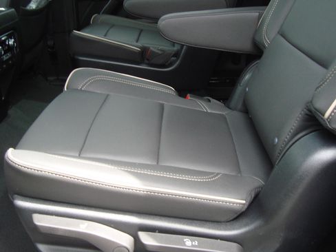 Certified 2025 GMC Yukon XL Elevation w/ Elevation Premium Package AWD/4WD image 22