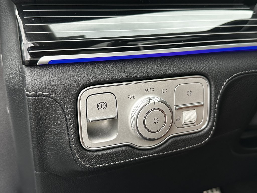 Certified 2024 Mercedes-Benz GLS 580 4MATIC w/ Warmth & Comfort Package image 33
