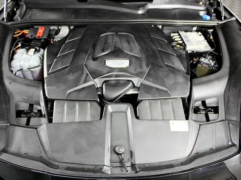 Used 2019 Porsche Cayenne image 44