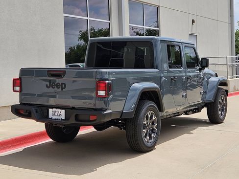 New 2026 Jeep Gladiator Sport AWD/4WD image 3