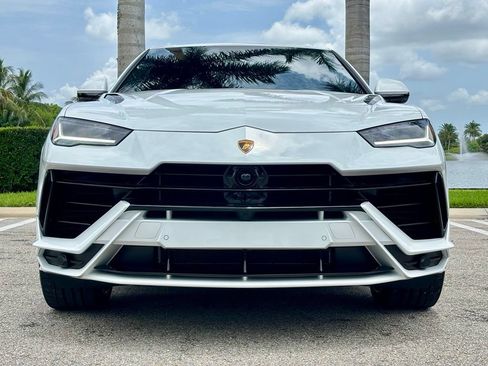 Used 2024 Lamborghini Urus S AWD/4WD image 3