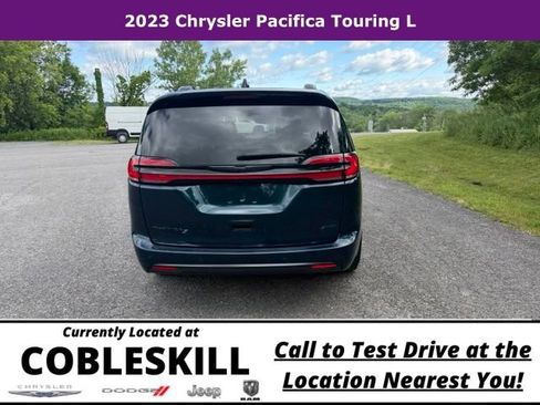 Used 2023 Chrysler Pacifica Touring-L w/ S Appearance Package AWD/4WD image 5