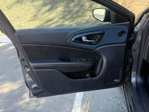 Used 2015 Chrysler 200 S w/ Navigation & Sound Group I FWD image 7