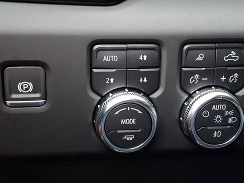 Used 2024 GMC Sierra 1500 Denali Ultimate image 28