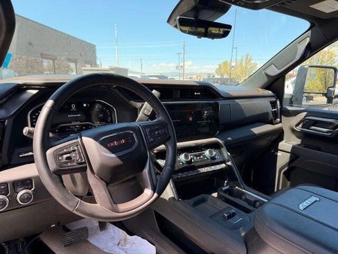 Used 2025 GMC Sierra 3500 AT4 w/ AT4 Premium Plus Package AWD/4WD image 9