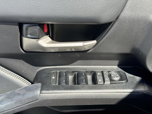Used 2024 Toyota Tacoma Limited w/ Limited Package (LT) AWD/4WD image 19