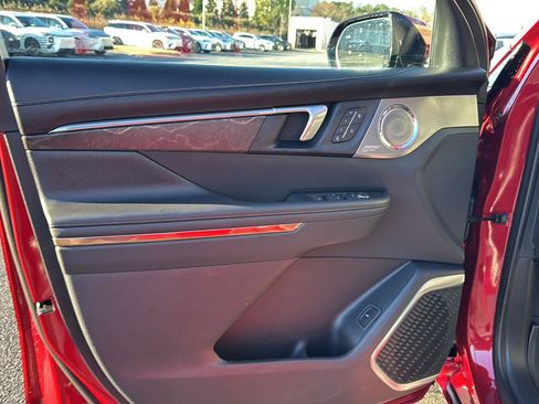 Used 2025 Buick Enclave Avenir image 14