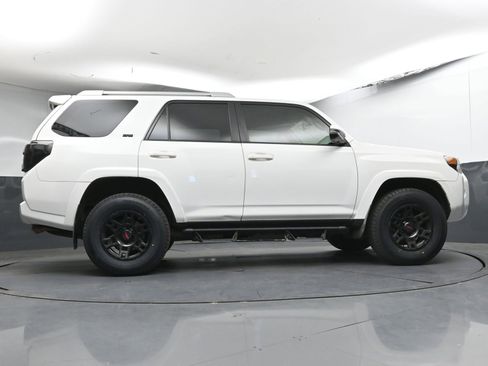 Used 2017 Toyota 4Runner SR5 Premium AWD/4WD image 24