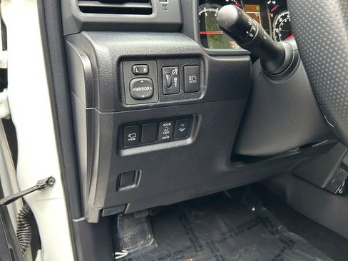 Used 2024 Toyota 4Runner TRD Off-Road Premium w/ Off Road Premium Plus Package AWD/4WD image 19