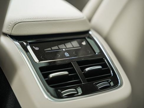 New 2026 Volvo XC60 B5 Ultra w/ Climate Package AWD/4WD image 33