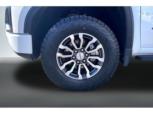 Used 2022 GMC Sierra 1500 AT4 w/ AT4 Premium Package AWD/4WD image 27