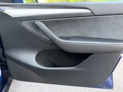 Used 2023 Tesla Model Y Long Range AWD/4WD image 29