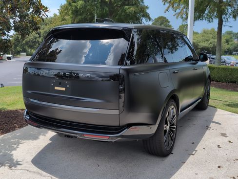 Used 2025 Land Rover Range Rover Long Wheelbase SE AWD/4WD image 10