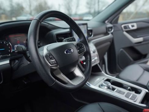 Used 2023 Ford Explorer XLT w/ Equipment Group 202A image 26