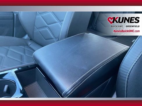 Used 2025 Volkswagen Atlas Cross Sport SE image 26