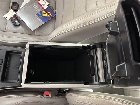 Used 2015 Toyota Camry XLE w/ Moonroof Package FWD image 33